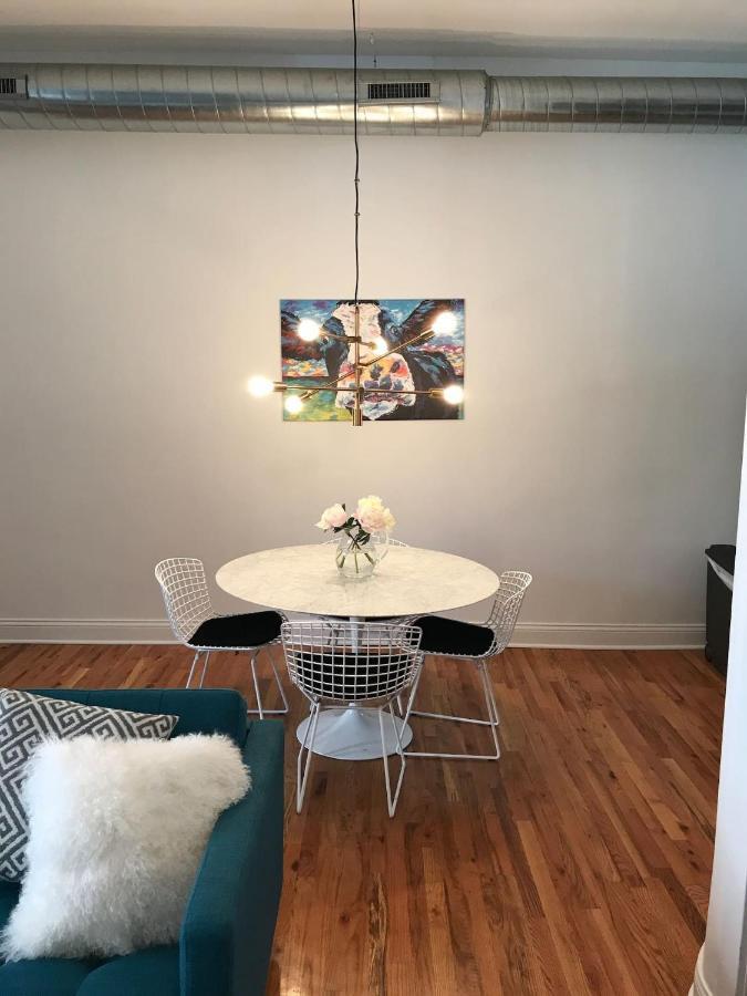 Apartamento Walk To Lincoln Park, North Avenue Beach, And Second City! Lovely Old Town Charm! Chicago